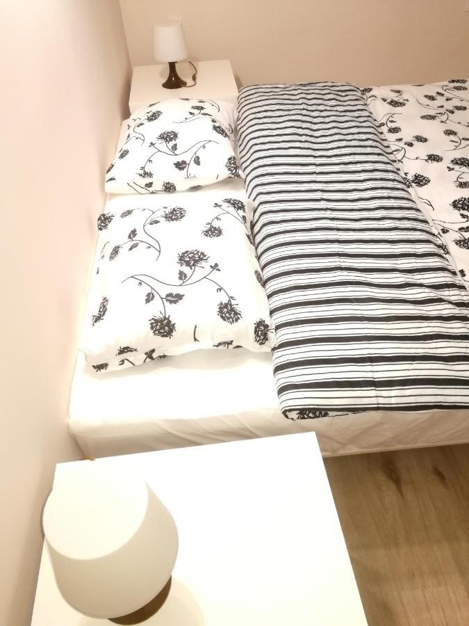 White Rose Apartment บูดาเปสต์ ภายนอก รูปภาพ