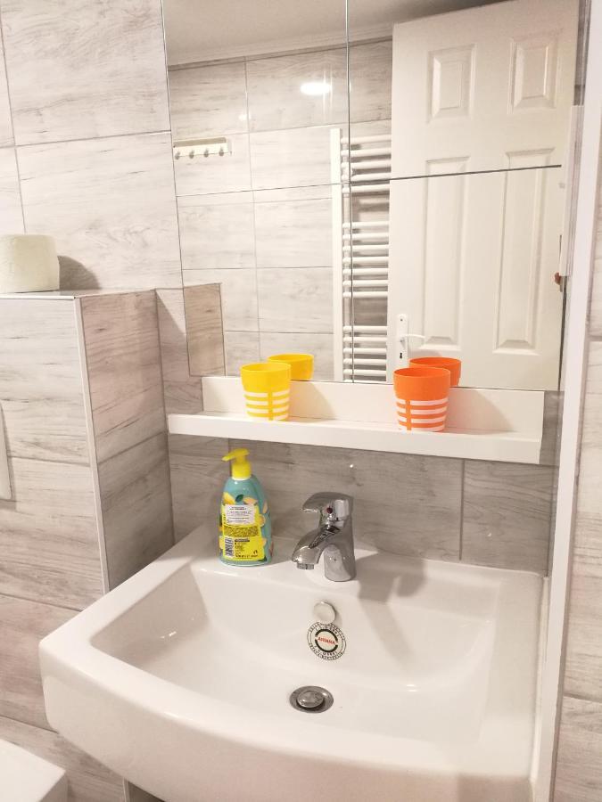 White Rose Apartment บูดาเปสต์ ภายนอก รูปภาพ